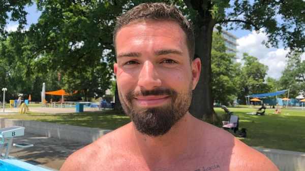 Dimitri geniesst die Sommerferien zuhause Dimitri geniesst die Sommerferien zuhause