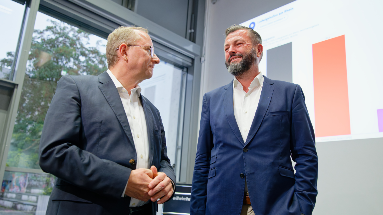 Ludwigshafen’de Seçim Yarışı: OB Adayları Blettner ve Gotter İkinci Turda Karşı Karşıya, © Uwe Anspach/dpa