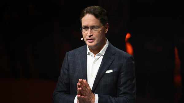 Mercedes CEO’sundan uyarı: Ekonomik durgunluk sağ popülizmi besler, © Marijan Murat/dpa