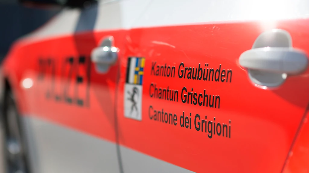 Polizeieinsatz beim KV-Schulhaus in Chur, © Kantonspolizei Graubünden Polizeieinsatz beim KV-Schulhaus in Chur, © Kantonspolizei Graubünden
