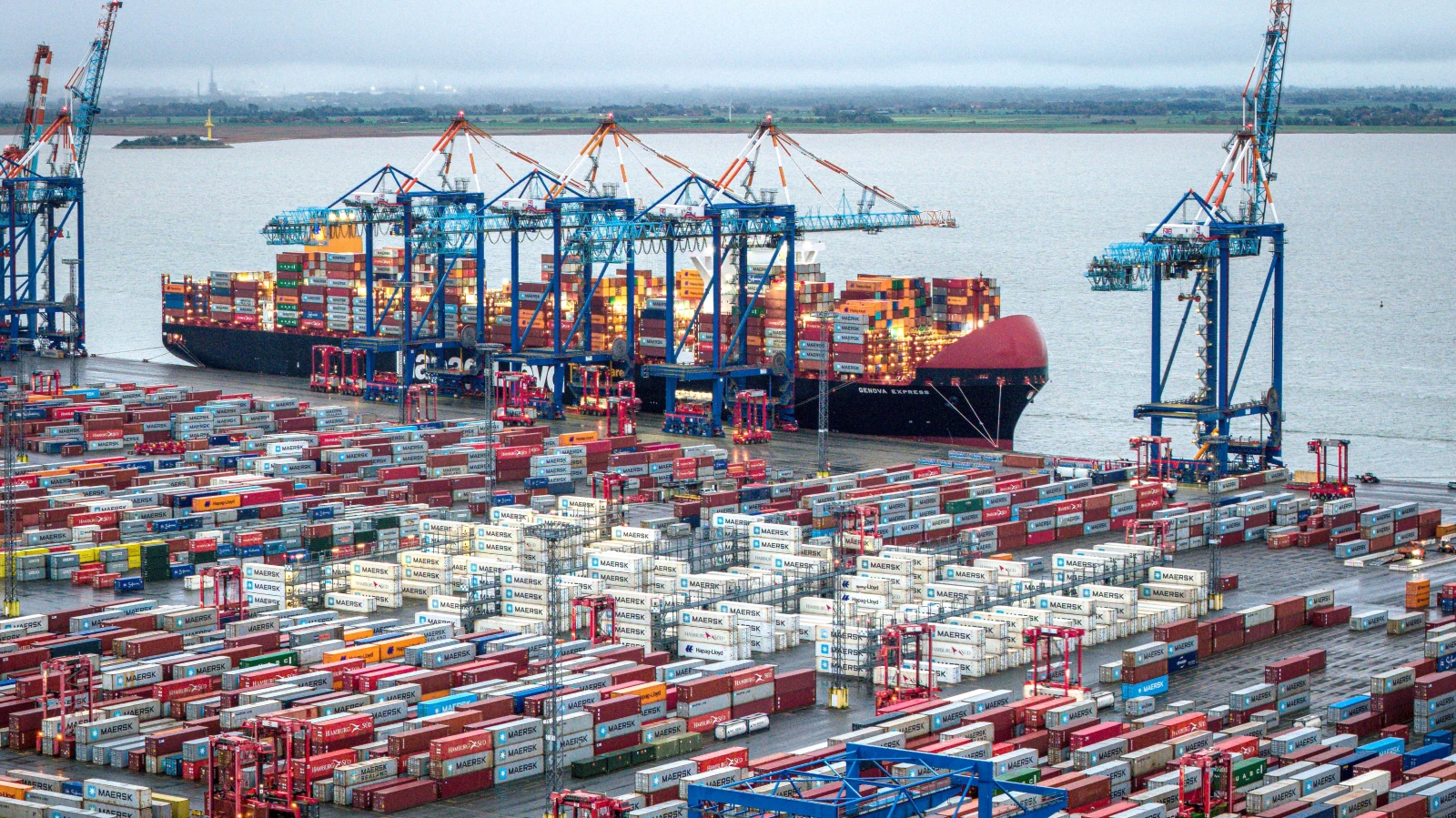 Alman Limanlarında 15 Milyar Euroluk Modernizasyon Açığı, © Sina Schuldt/dpa Alman Limanlarında 15 Milyar Euroluk Modernizasyon Açığı, © Sina Schuldt/dpa