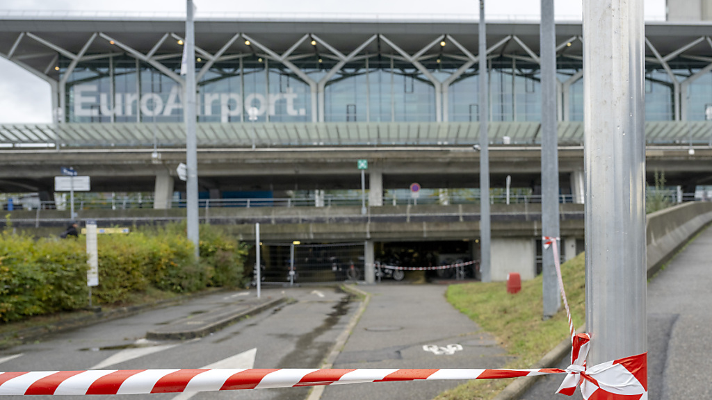 Flughafen in Basel wegen Bombendrohung geschlossen, © Keystone/SDA