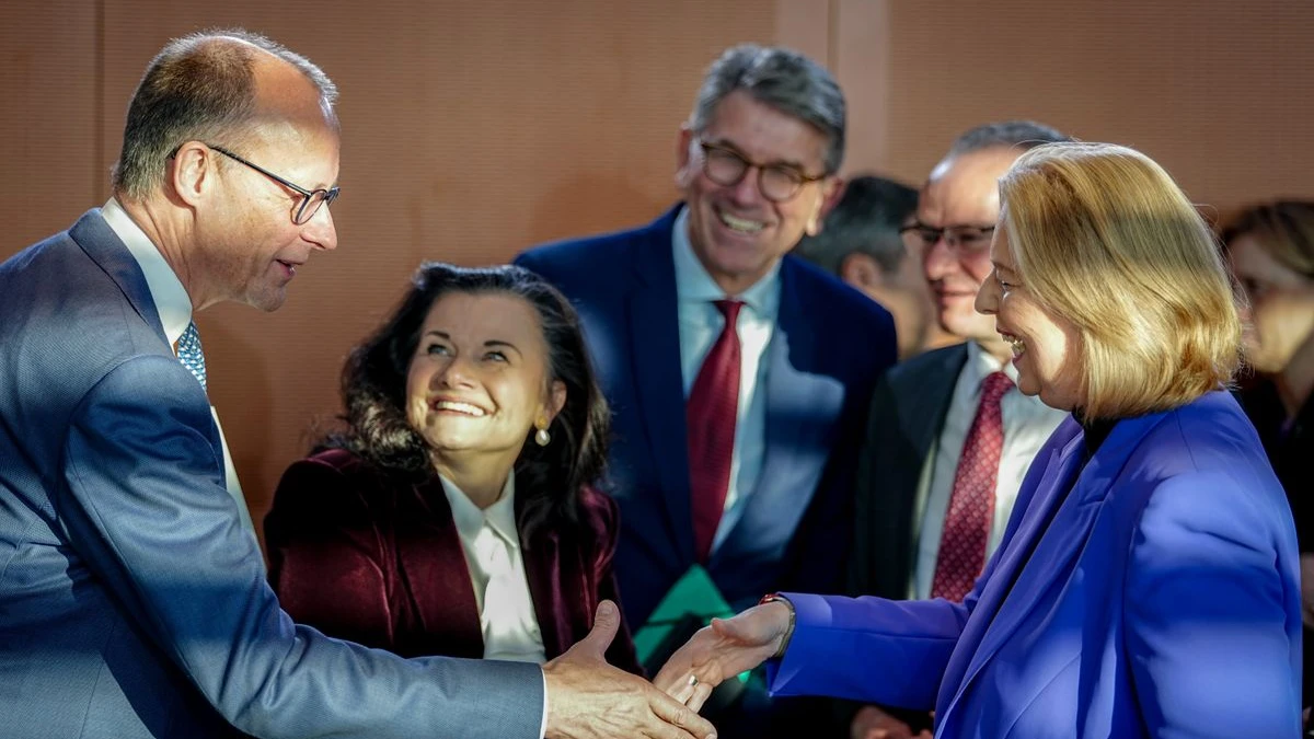 Almanya’da Emeklilik Reformu Talebi: Halkın Yüzde 80’i Kapsamlı Değişim İstiyor, © Kay Nietfeld/dpa Almanya’da Emeklilik Reformu Talebi: Halkın Yüzde 80’i Kapsamlı Değişim İstiyor, © Kay Nietfeld/dpa